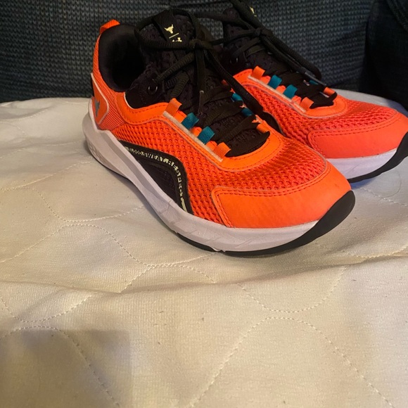 HOVA - Picture 2 of 6